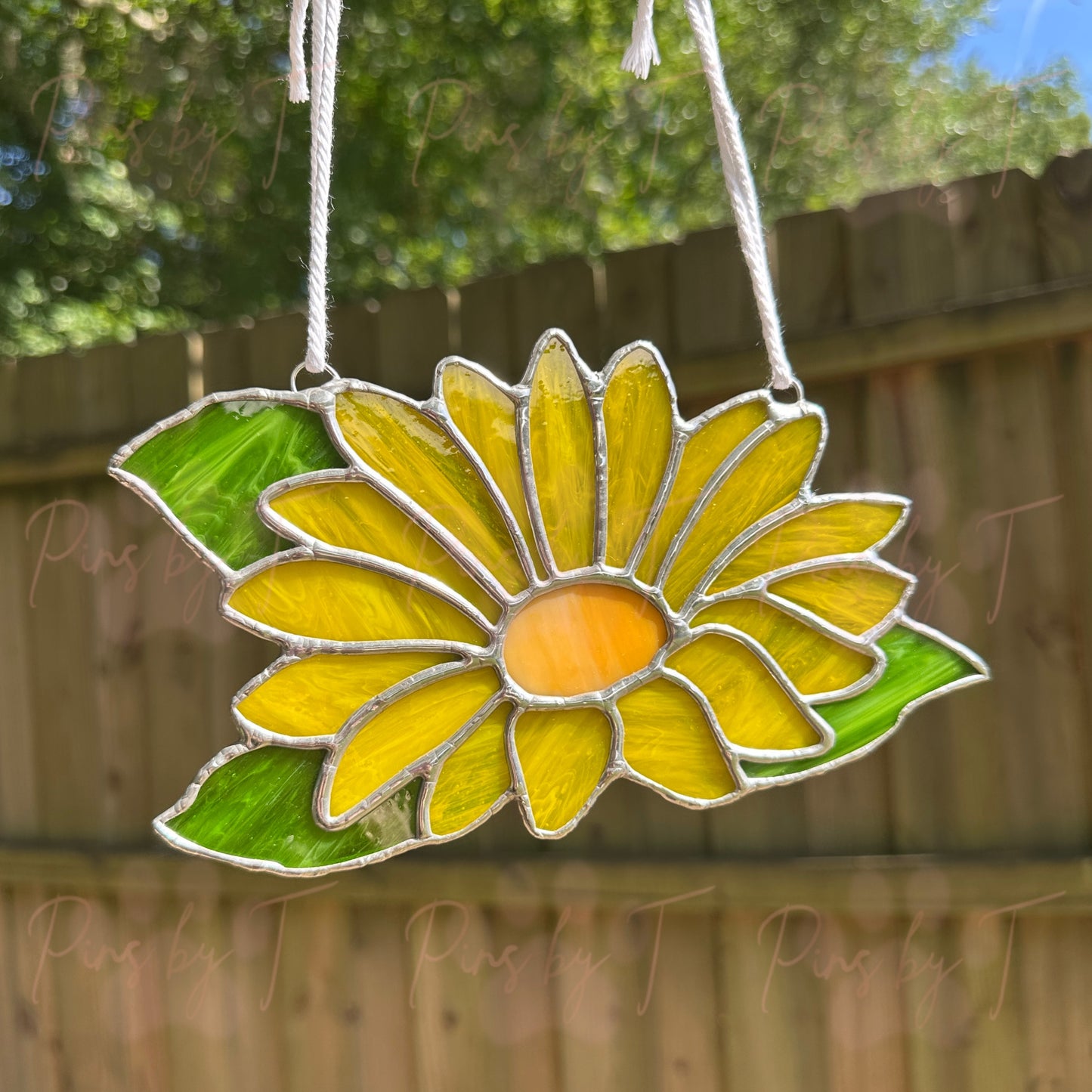 Daisy stained glass suncatcher